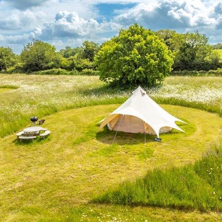 Red Clover At Blanca'S Bell Tents Villa Ringstead  Exterior photo