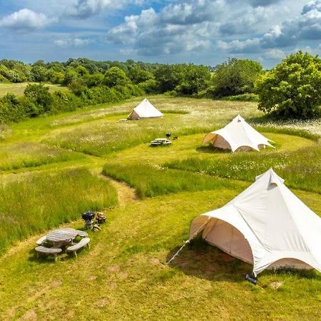 Red Clover At Blanca'S Bell Tents Villa Ringstead  Exterior photo