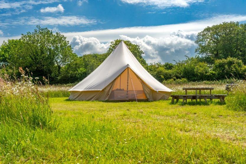 Red Clover At Blanca'S Bell Tents Villa Ringstead  Exterior photo