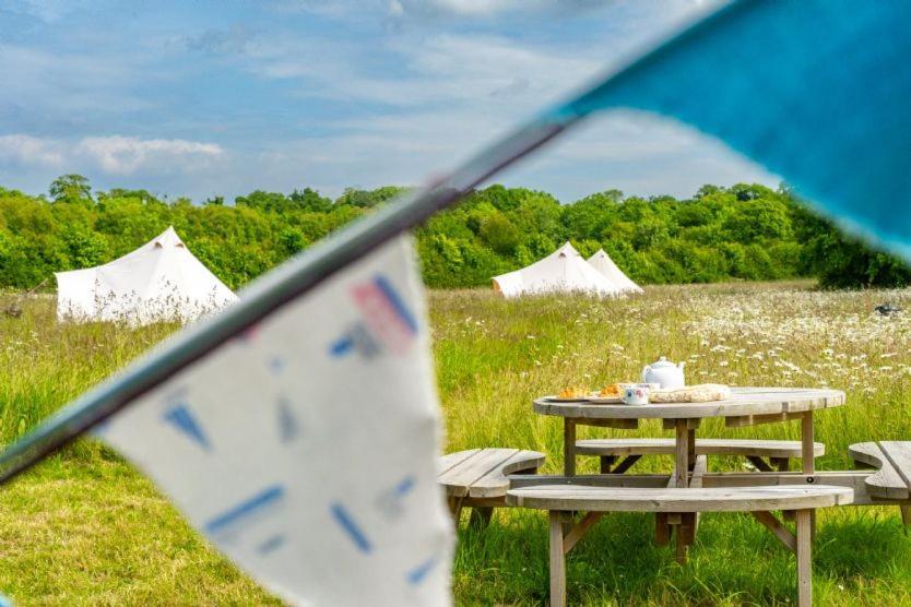 Red Clover At Blanca'S Bell Tents Villa Ringstead  Exterior photo