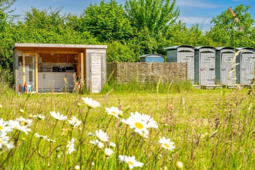 Red Clover At Blanca'S Bell Tents Villa Ringstead  Exterior photo