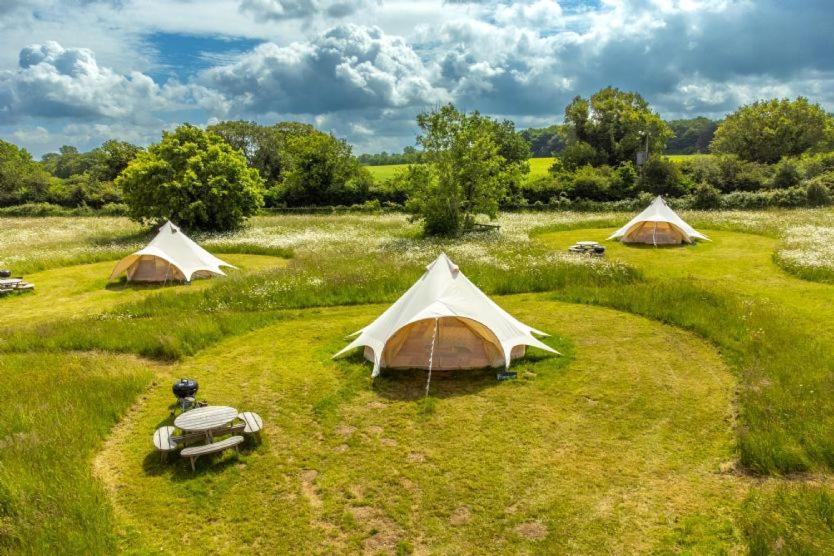 Red Clover At Blanca'S Bell Tents Villa Ringstead  Exterior photo