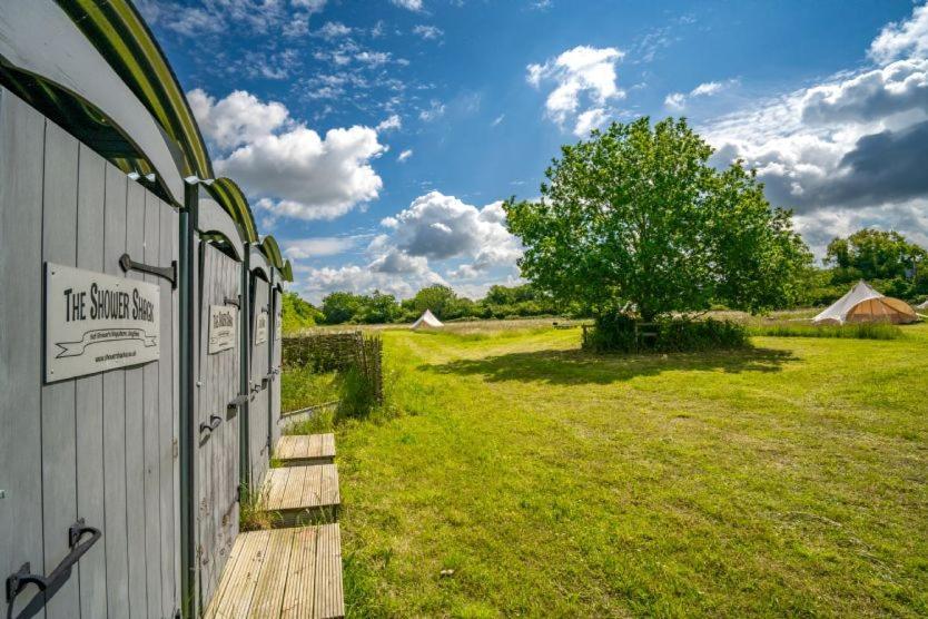 Red Clover At Blanca'S Bell Tents Villa Ringstead  Exterior photo