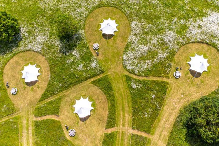 Red Clover At Blanca'S Bell Tents Villa Ringstead  Exterior photo