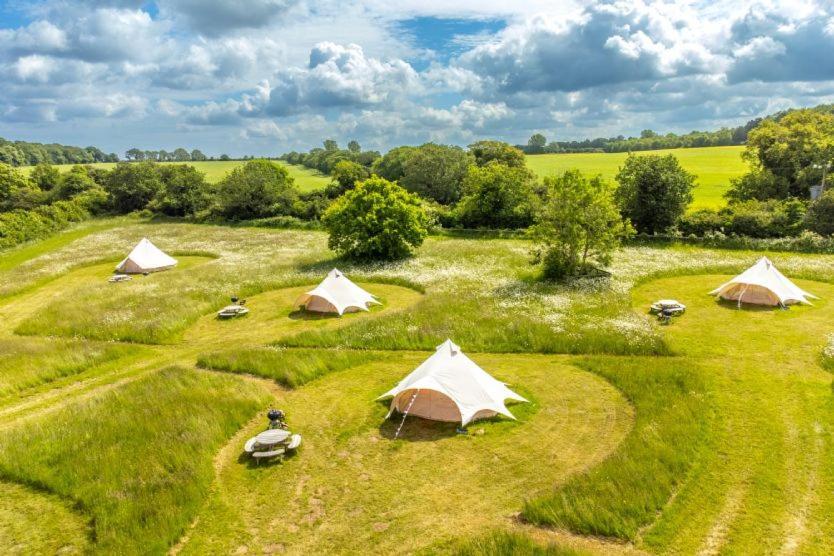 Red Clover At Blanca'S Bell Tents Villa Ringstead  Exterior photo