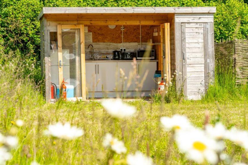 Red Clover At Blanca'S Bell Tents Villa Ringstead  Exterior photo