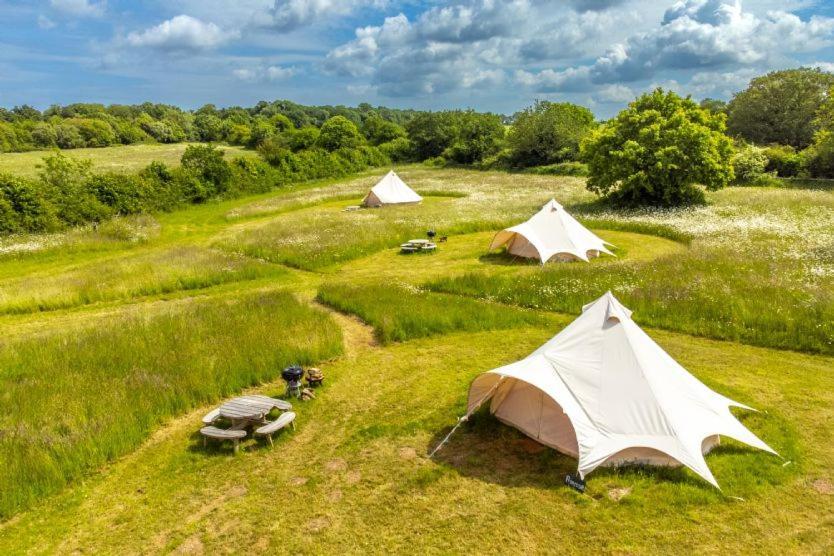 Red Clover At Blanca'S Bell Tents Villa Ringstead  Exterior photo